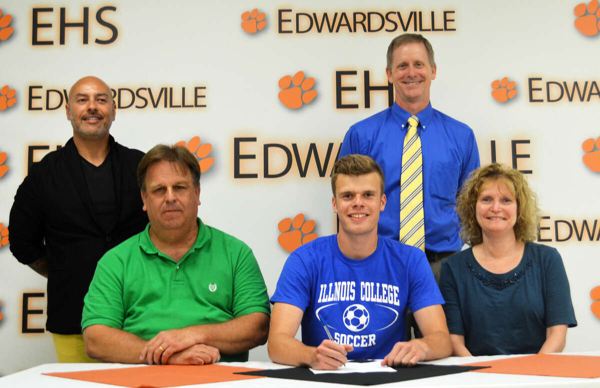 BOYS' SOCCER: Tucker to play soccer for Blueboys