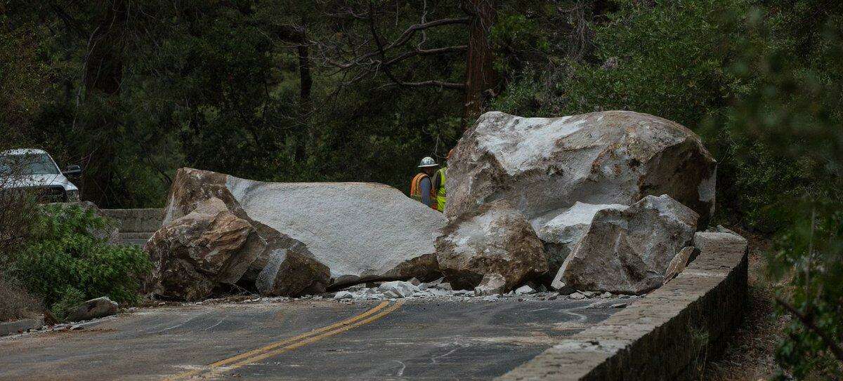 Highway 140 to Yosemite blocked by huge boulders