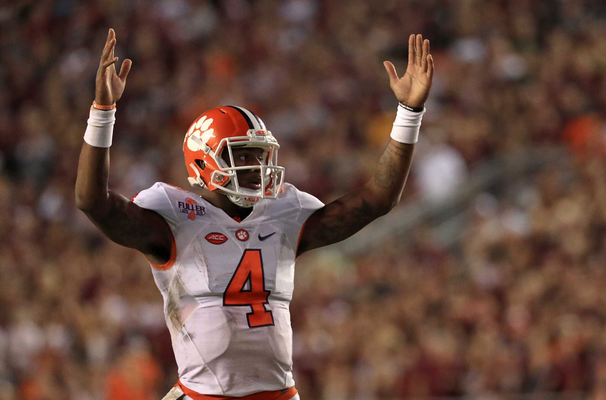 Deshaun Watson Salutes Clemson Football History, Steve Fuller With Jersey -  Stadium