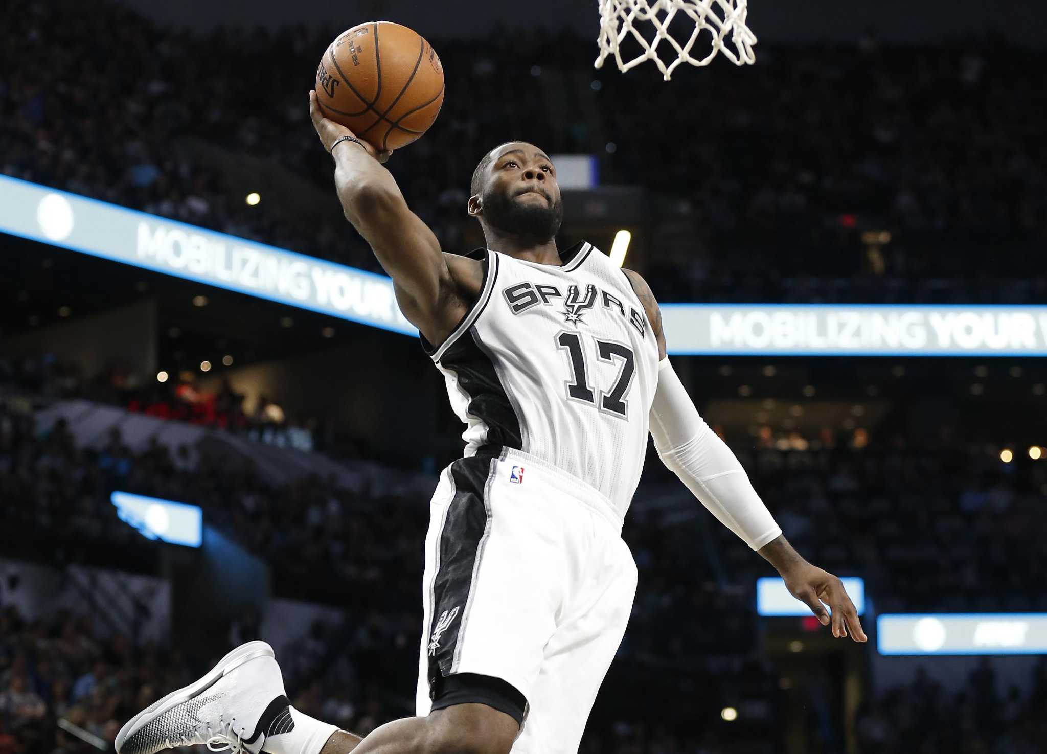 Jonathon Simmons dunked so hard on the Warriors that even Kawhi Leonard got  excited 