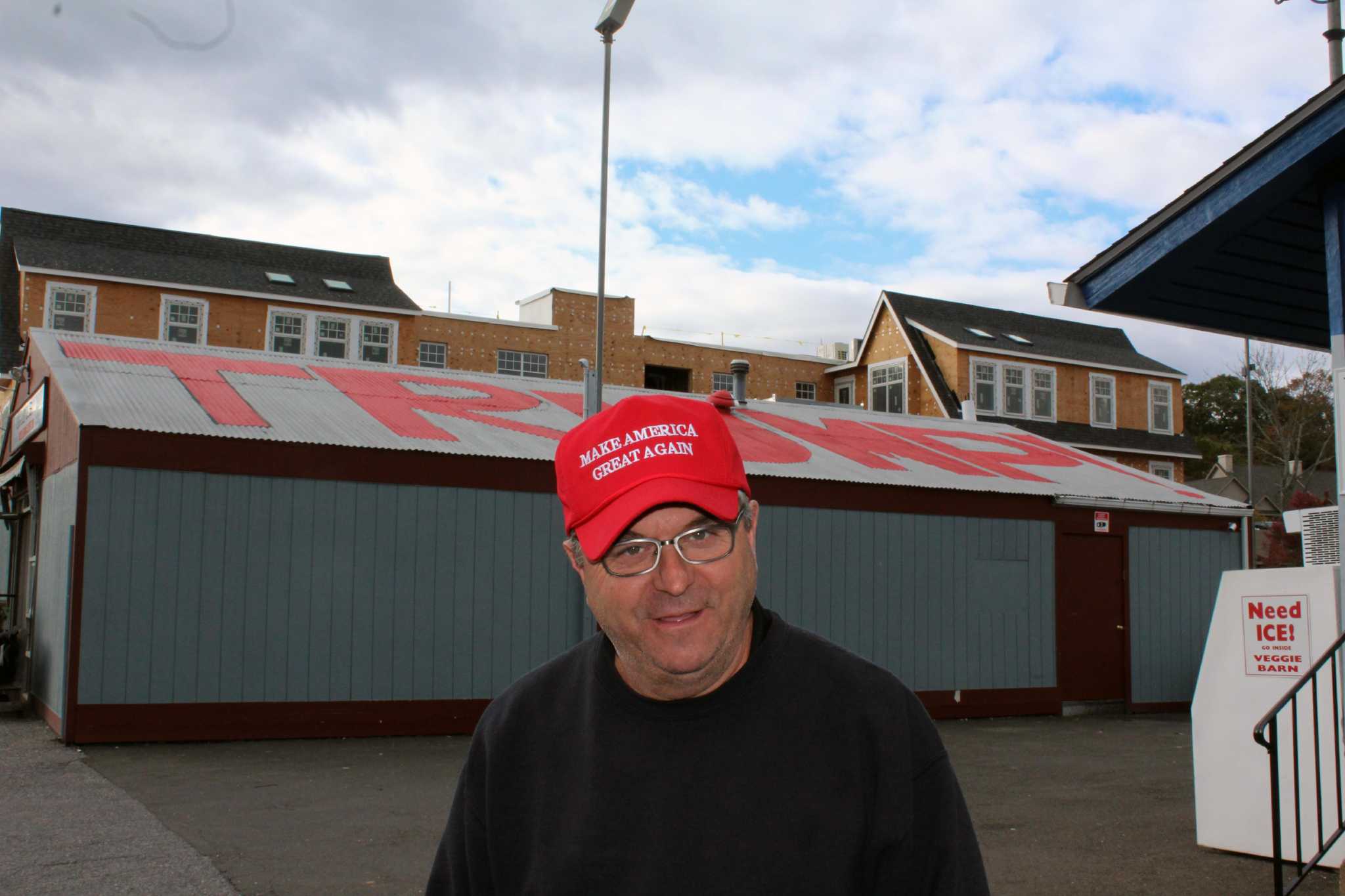 New Canaan's biggest Trump supporter paints roof in honor of candidate - Vimarsana News