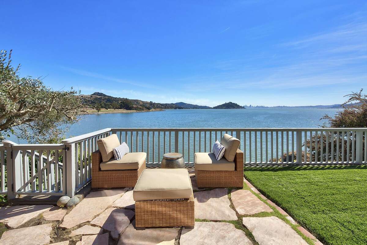 Shoreline home in Tiburon includes private dock