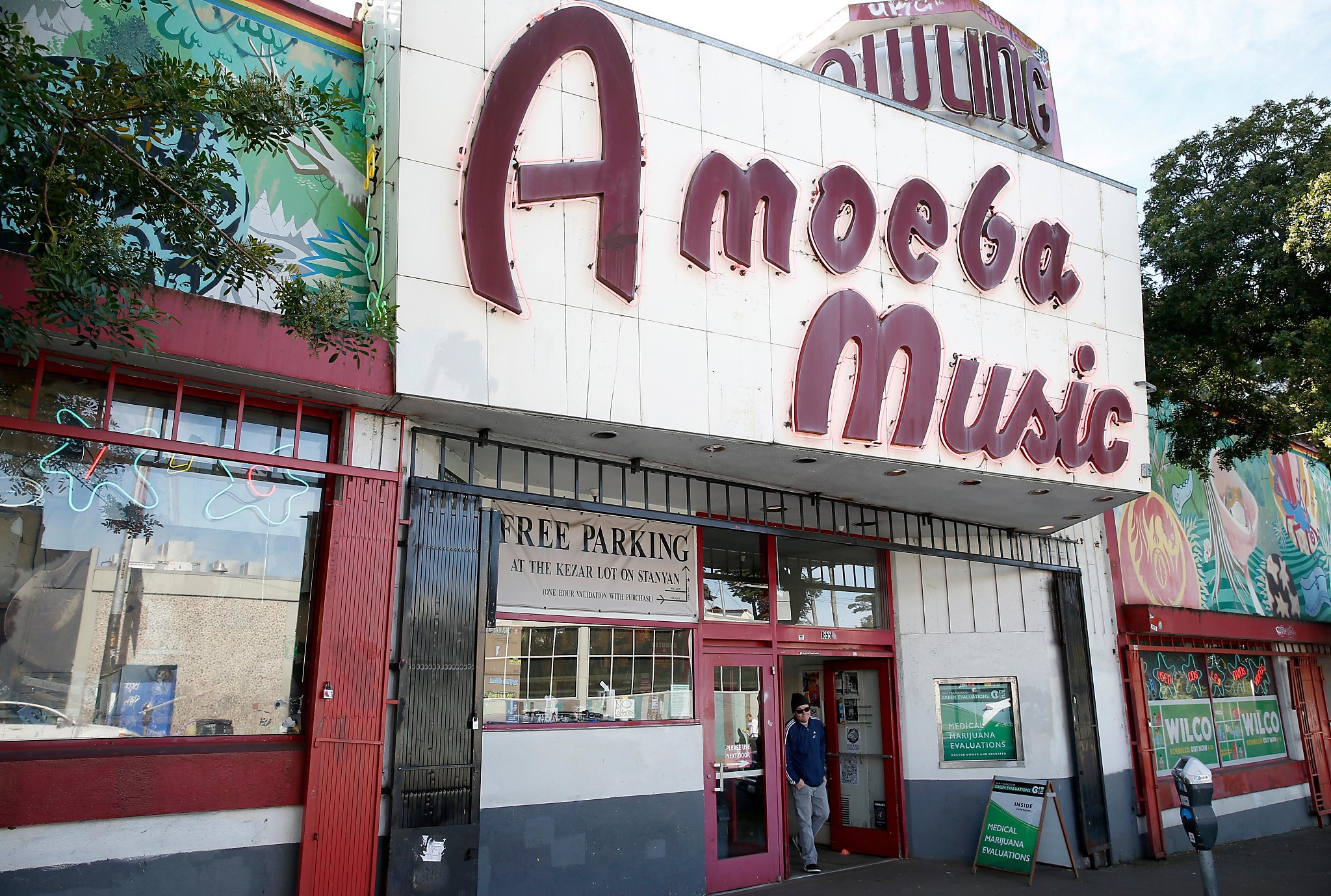Amoeba Music exposes famous artists' tastes with 'What's In My Bag?'