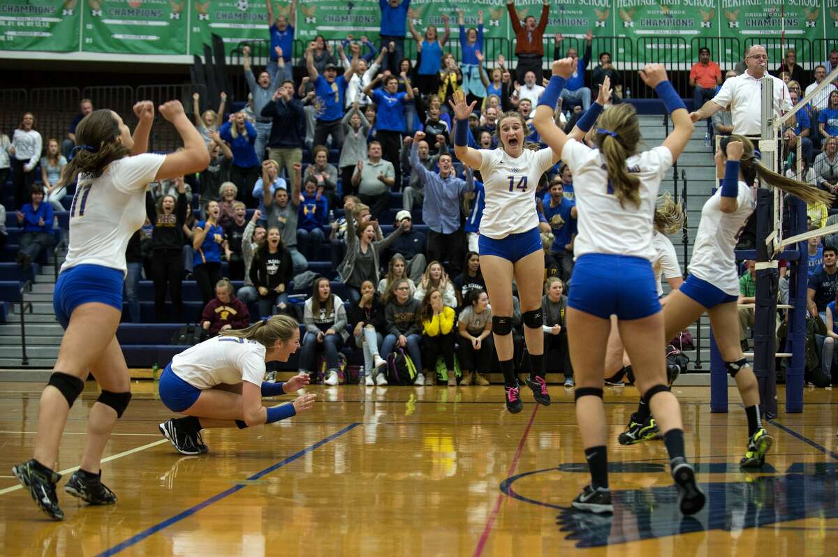 Midland High defeats Heritage High in volleyball distrct semifinals