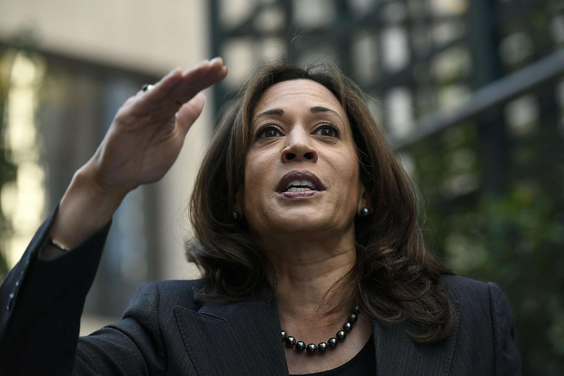 Harris beats Sanchez in California Senate race