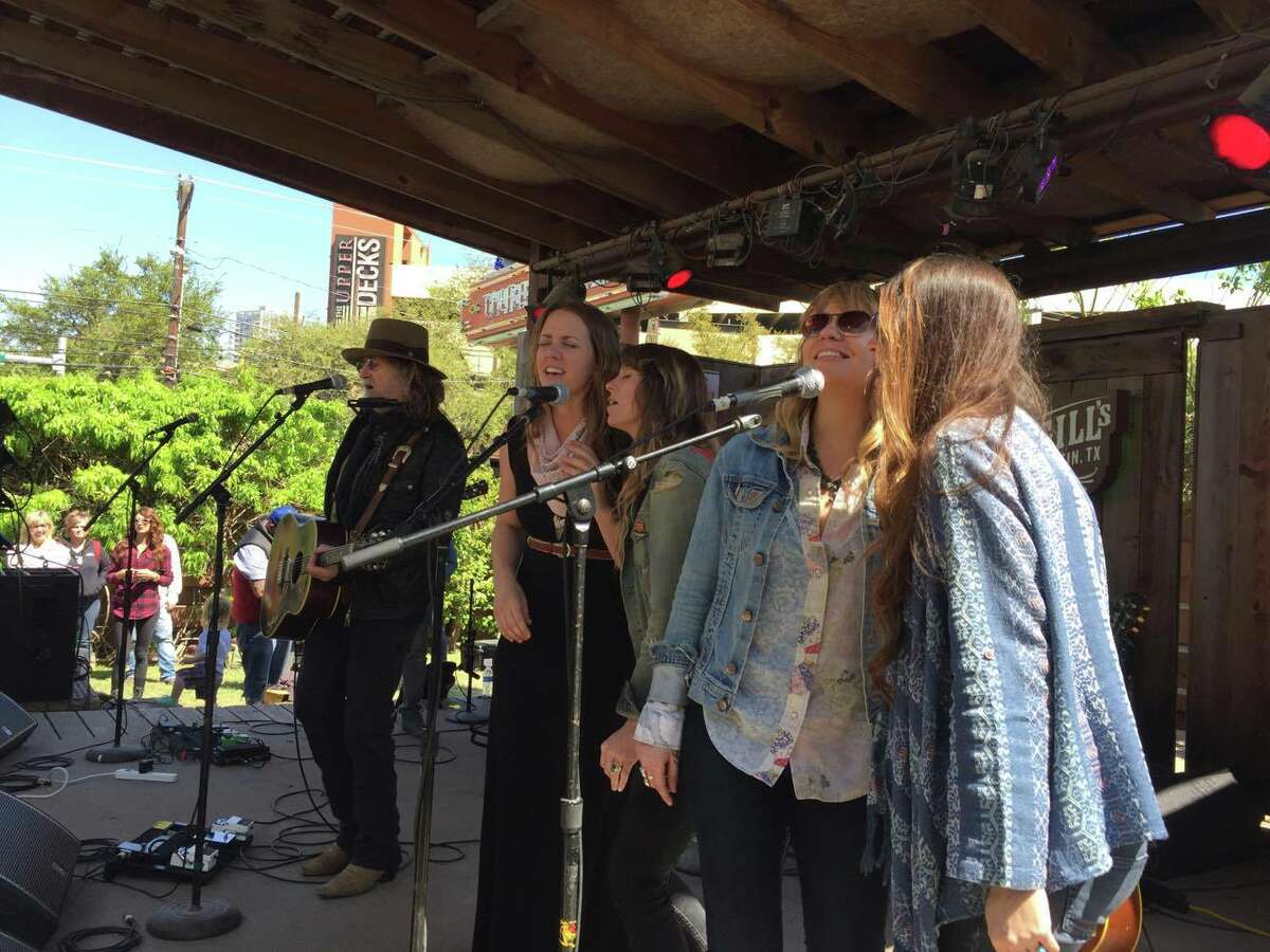 Texas folk artist injured in bizarre accident at Wimberley farmers market