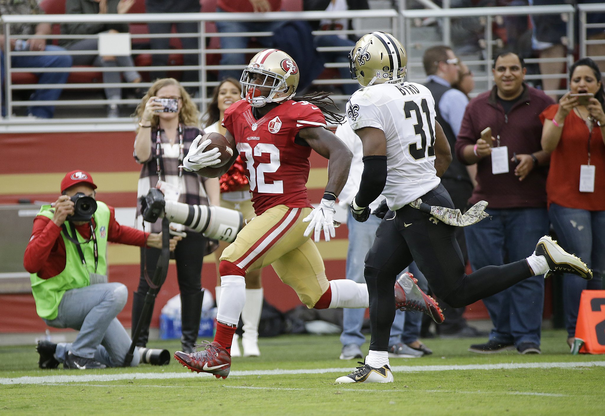 DuJuan Harris emerges from his Batcave to do well in 49ers’ loss