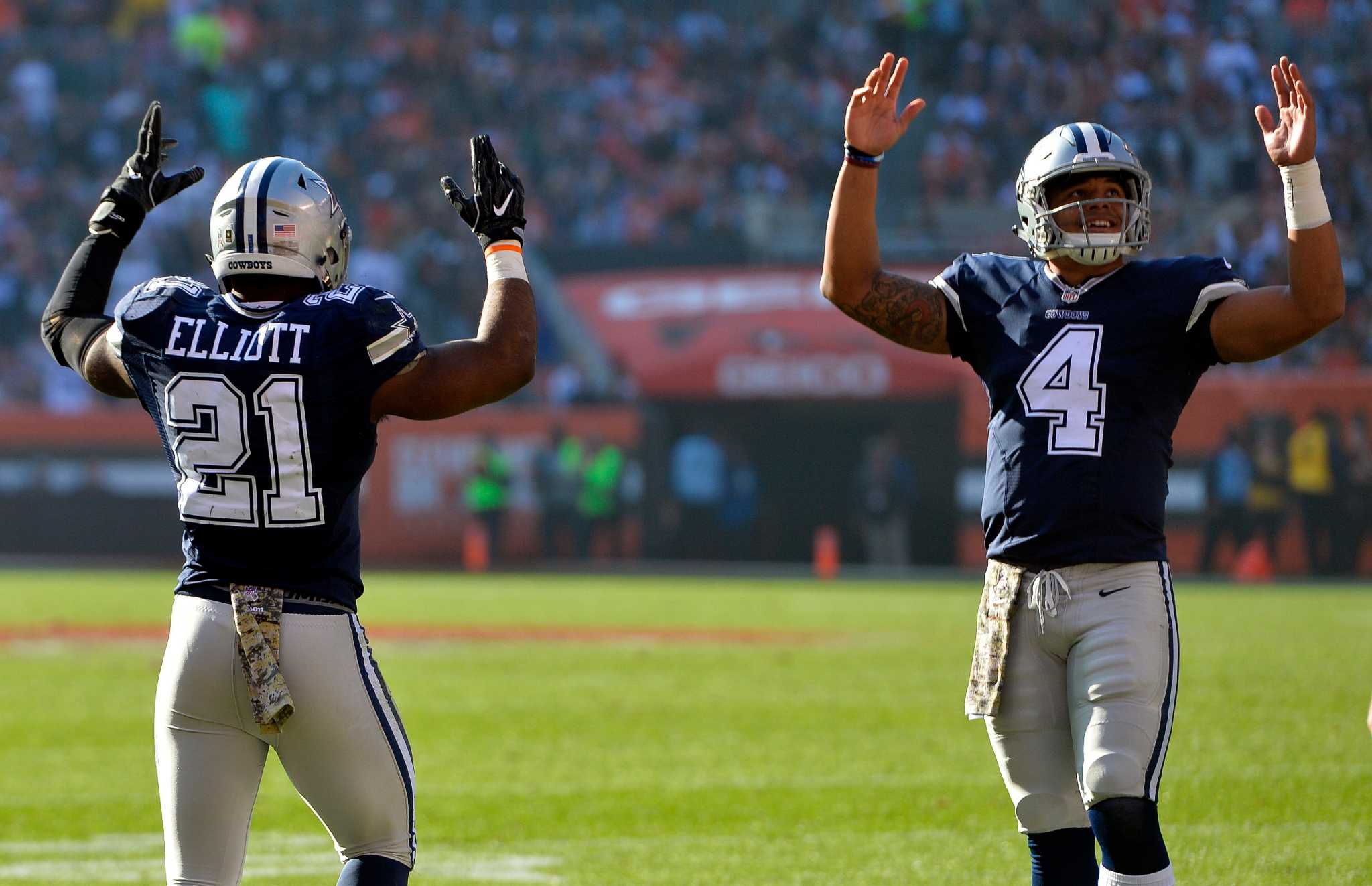 Did Ezekiel Elliott and Dak Prescott just get matching Cowboys-themed bling  for Christmas?