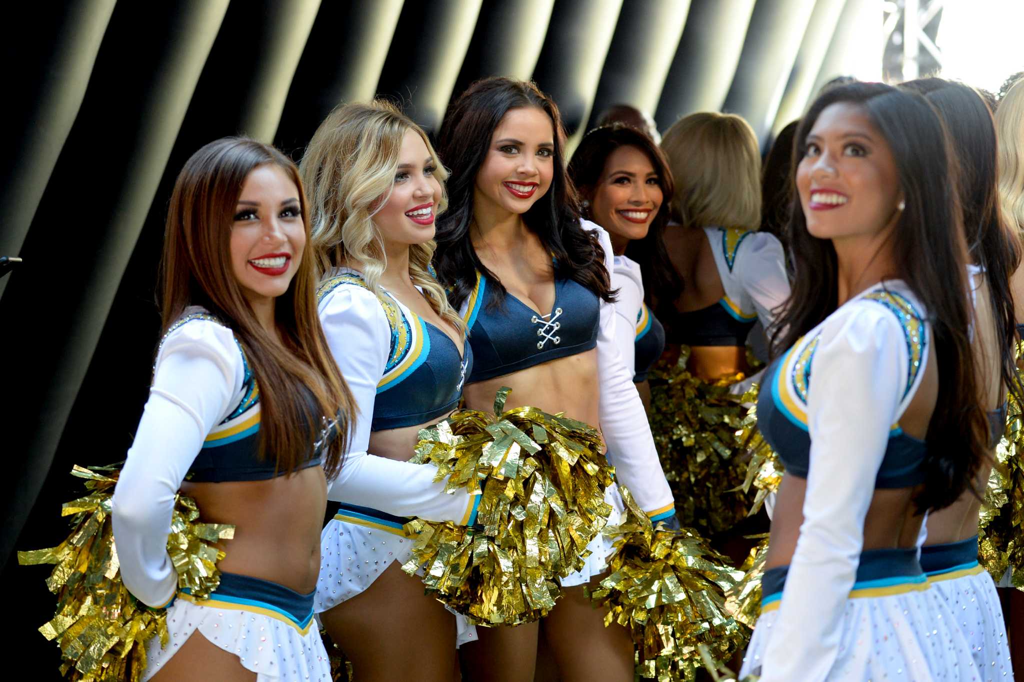 NFL Cheerleaders: Week 9