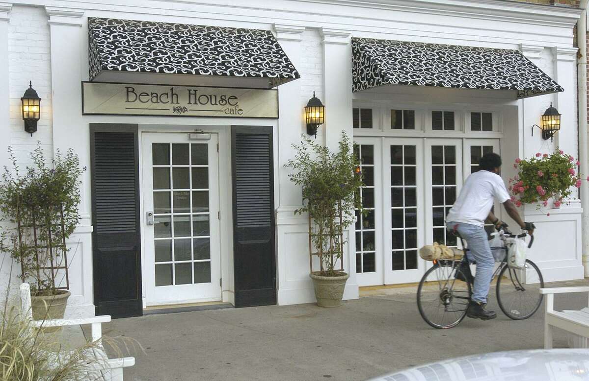 Beach House Cafe changes owners, keeps name