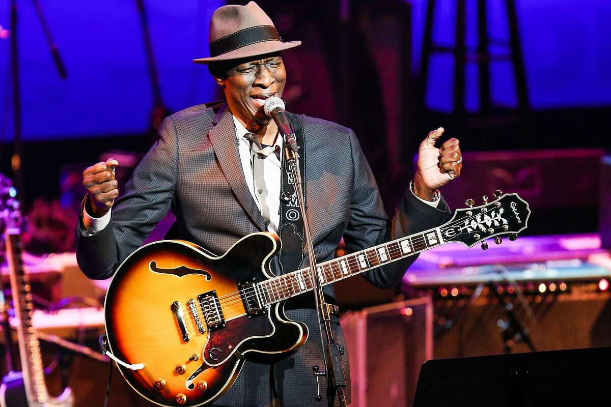 Keb' Mo' performs at Icon: The Life And Legacy Of B.B. King at the Wallis Annenberg Center for the Performing Arts on Thursday, Sept. 1, 2016, in Beverly Hills, Calif. (Photo by Rich Fury/Invision/AP)