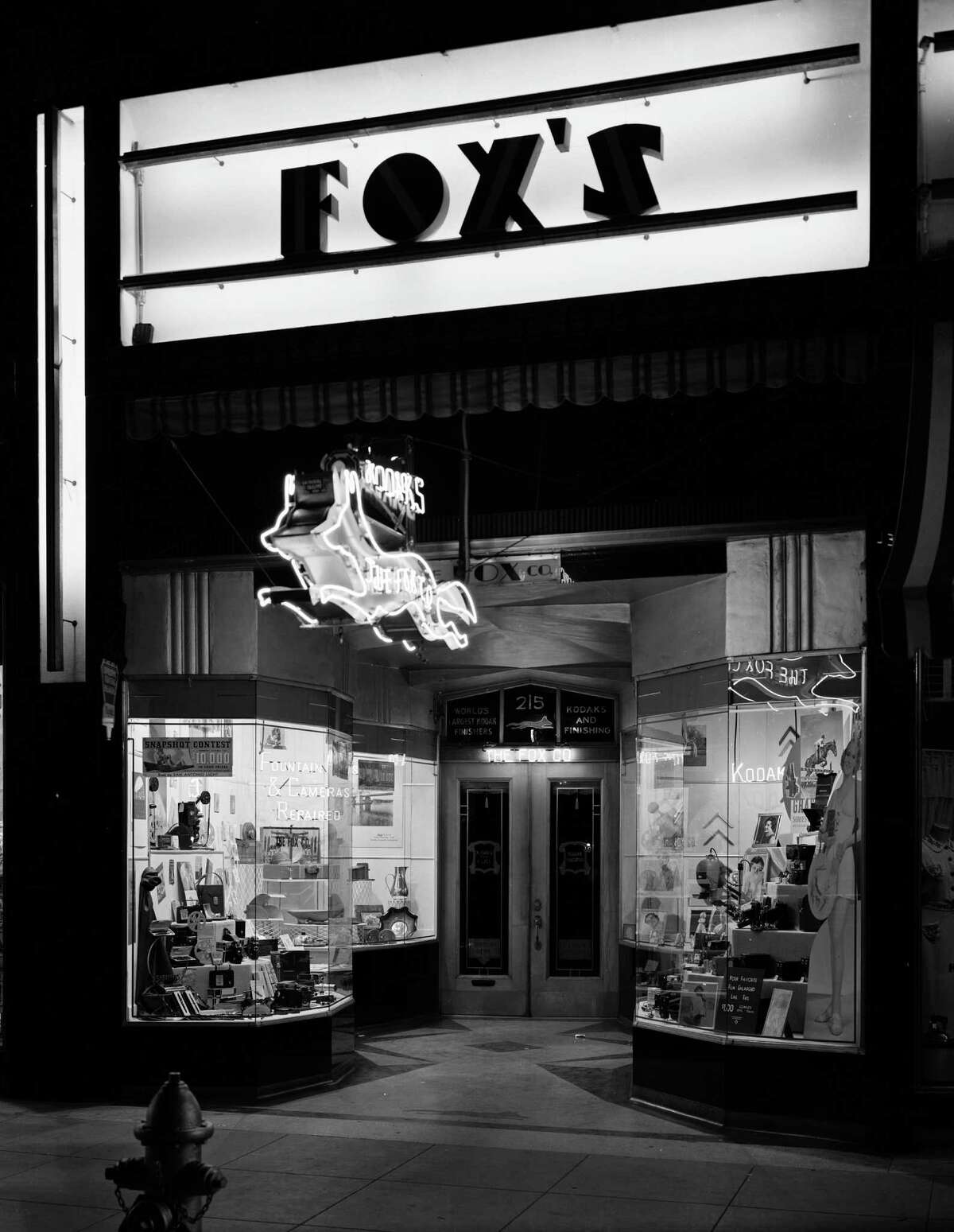 One of the original Fox Photo stores, taken in the 1930s or ?’40s.