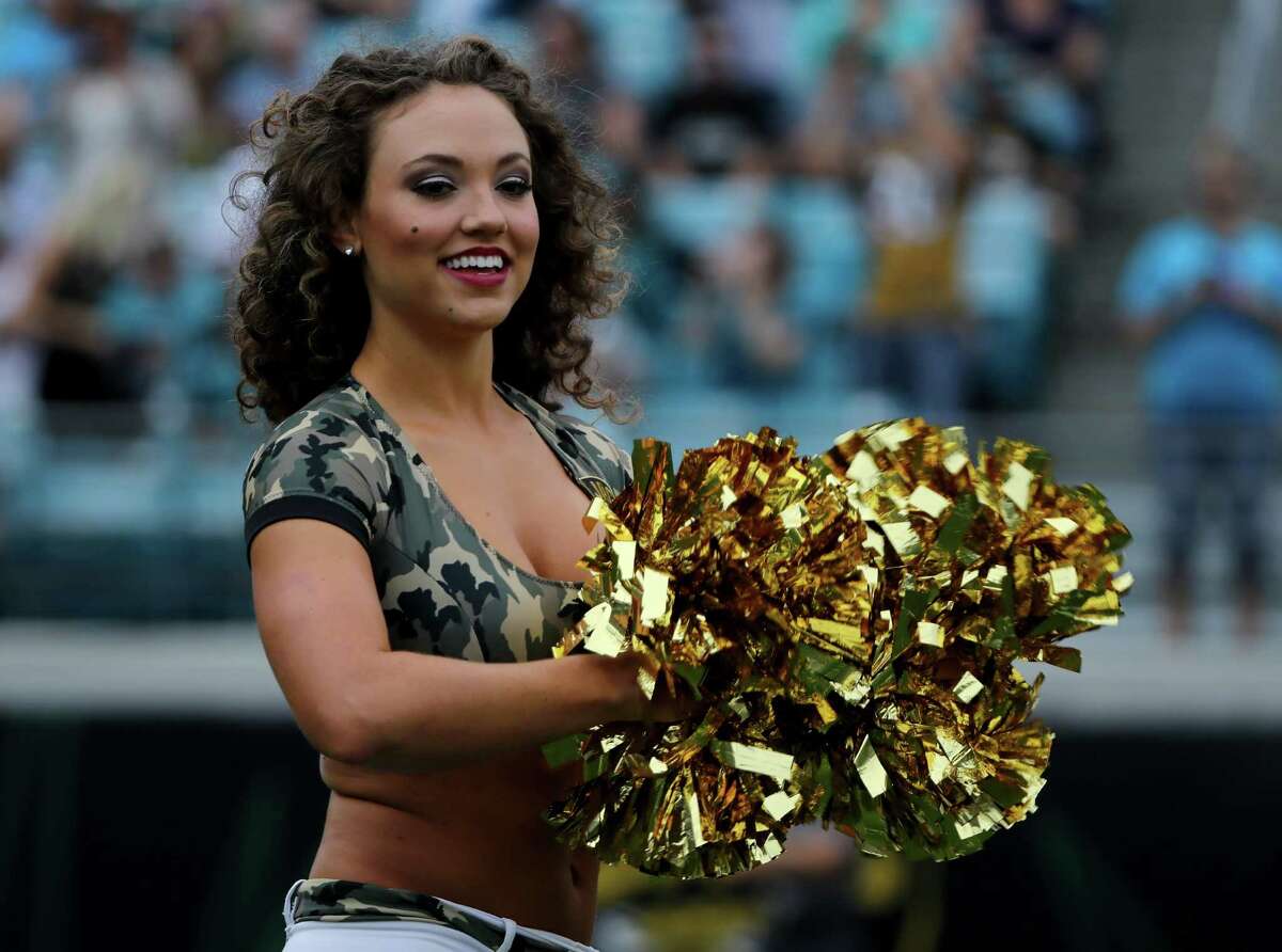 jacksonville jaguars cheerleader