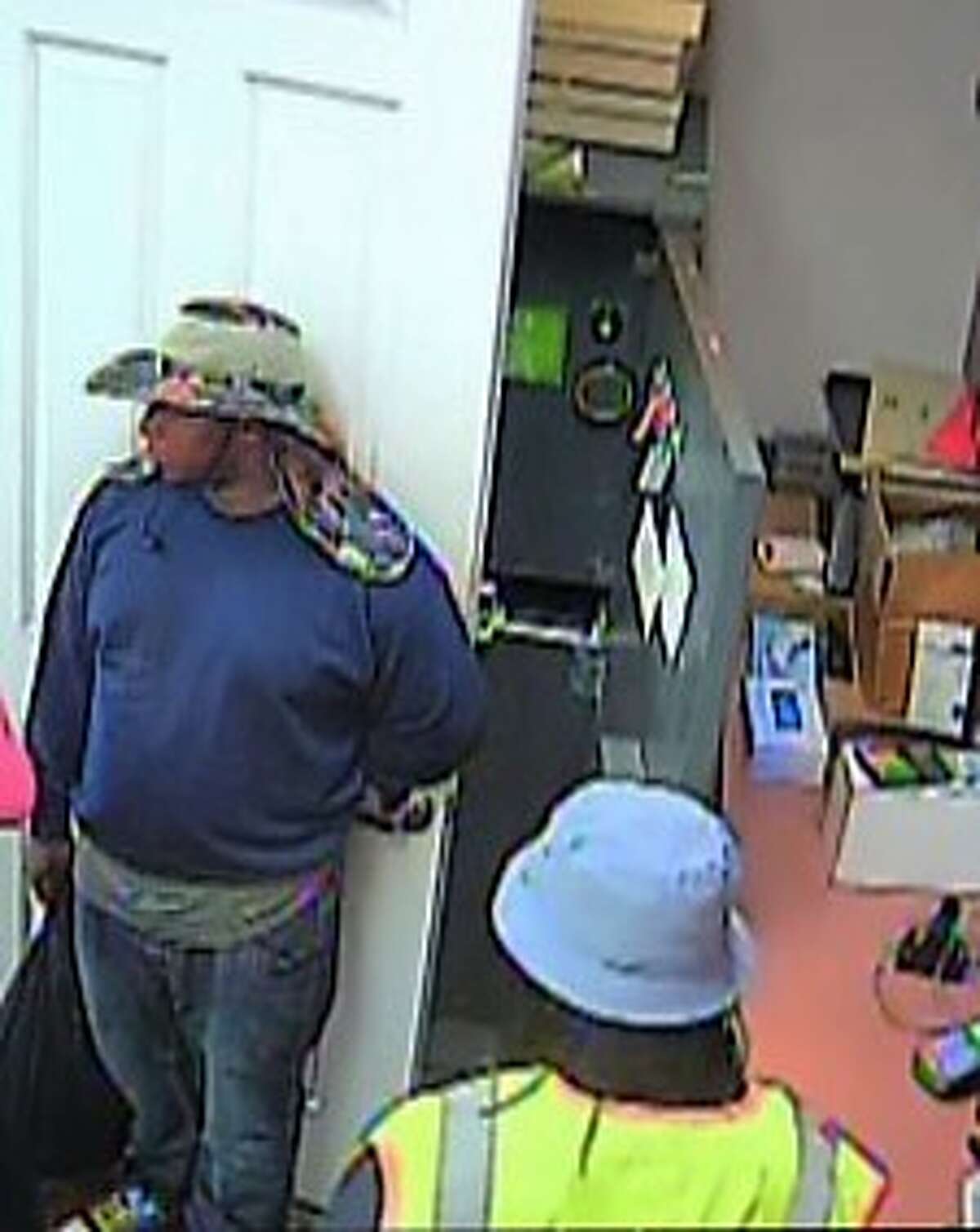 Fbi Pearland Police Seek To Identify Suspects In May Bank Robbery