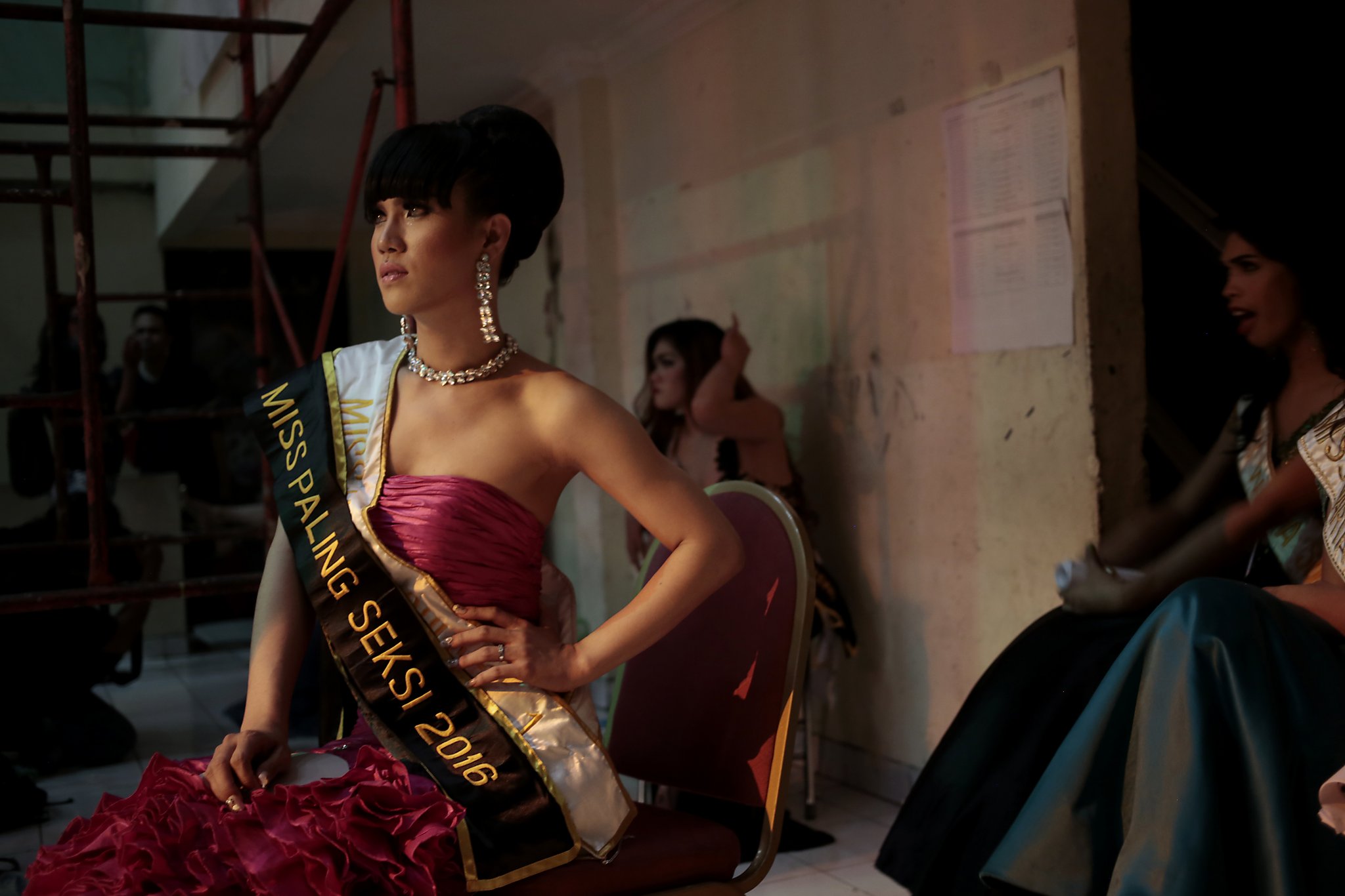 Miss Transgender Pageant Defies Scorn In Indonesia