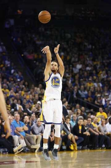 Warriors’ Curry on pace to threaten own 3-point record - SFChronicle.com