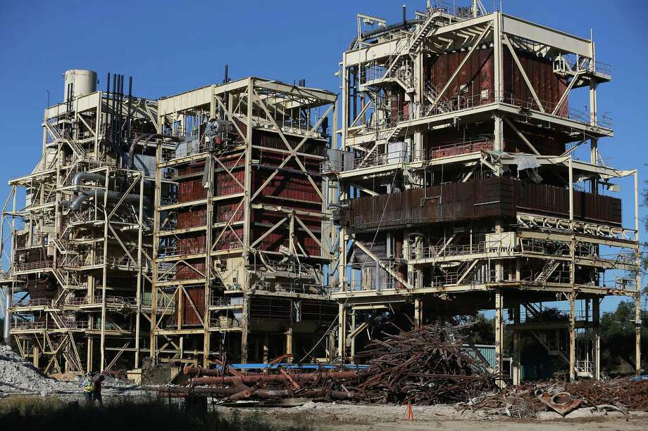 CPS Energy demolishes 62-year-old Tuttle power plant - San Antonio ...