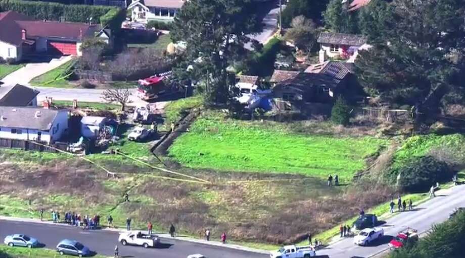 1 person dies, 1 hurt in plane crash near Half Moon Bay Airport SFGate