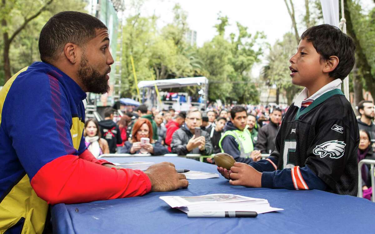 HOUSTON — Houston Texans running back Arian Foster is firing back at