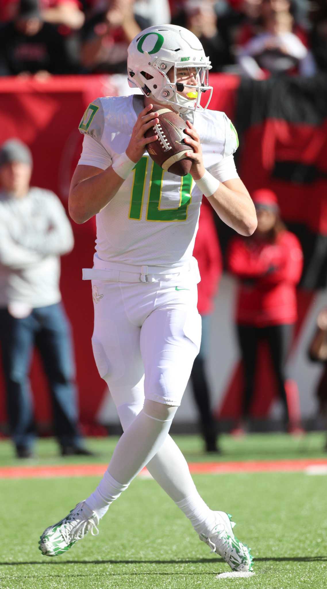 Oregon knocks off No. 11 Utah