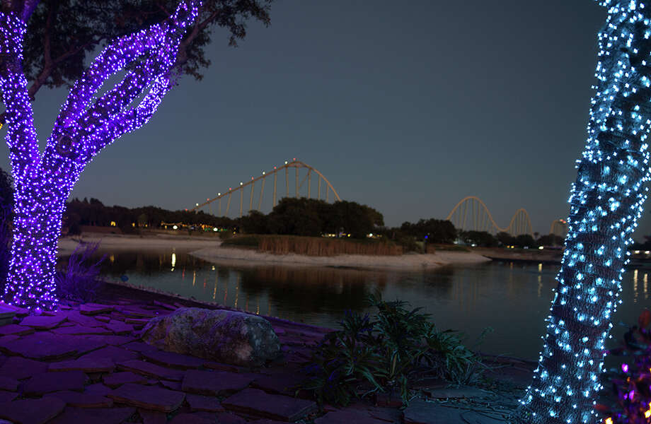 Photos SeaWorld San Antonio decked its halls with 5 million Christmas