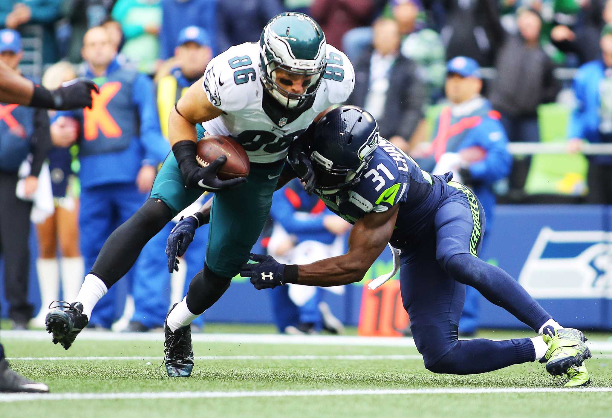 Seahawks fly past the Eagles, 26-15