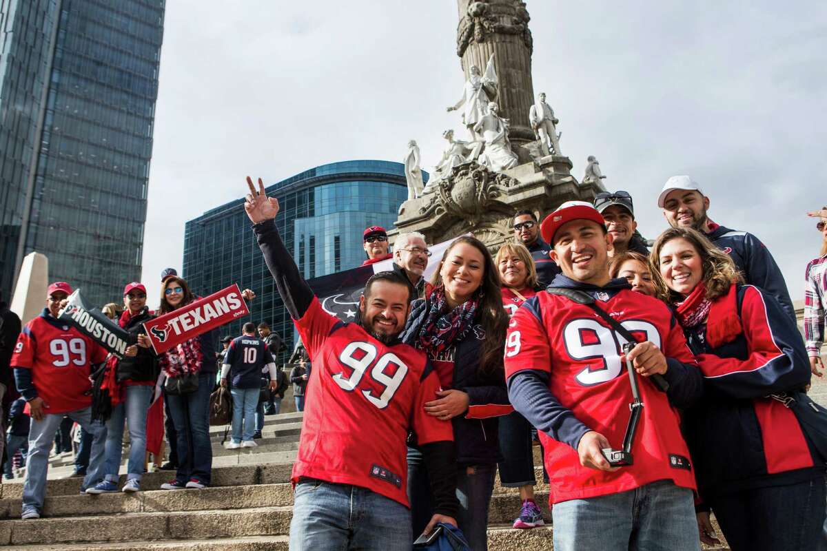 Mexico City crowd has pro-Raiders feel in game vs. Texans