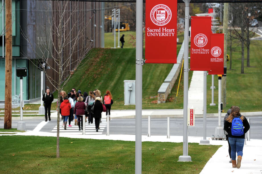 Bridgeport zoning panel rejects dorms pitched for Sacred Heart students