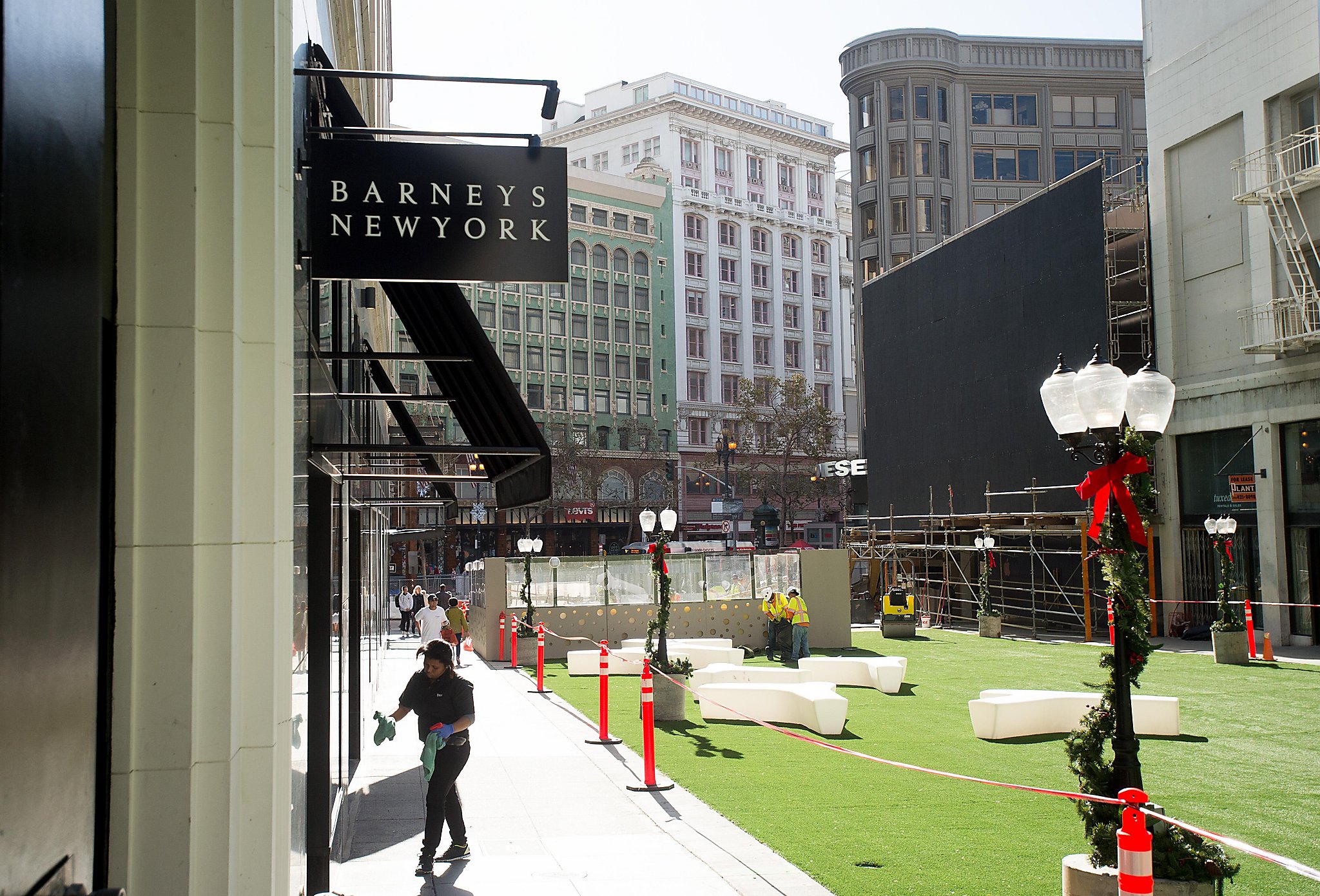 Barneys New York Could Close All Stores in New Deal: Flagship Tour