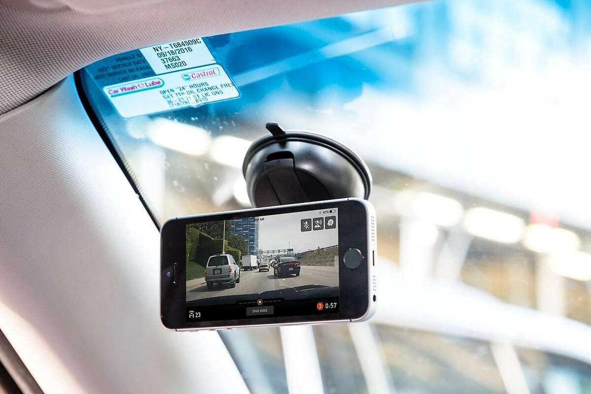 Nexar's dashcam app runs on smartphones mounted to car windshields. It features real-time warning of dangers, both for the driver in the car and nearby drivers in Nexar's network.