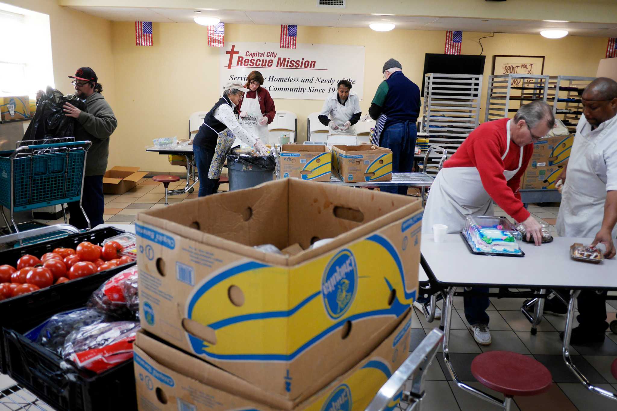 Photos: Capital City Rescue Mission Prepares To Serve 2,000 ...