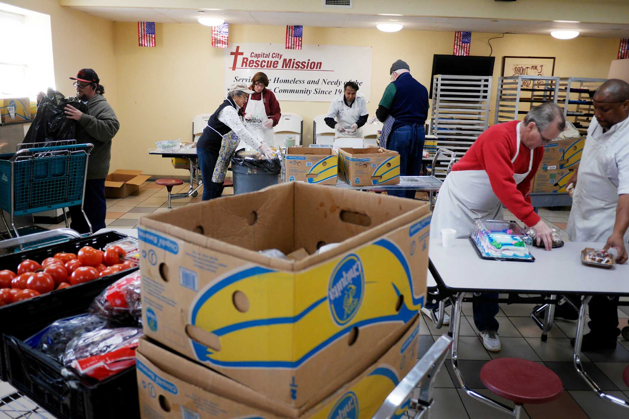 Photos Capital City Rescue Mission prepares to serve 2,000