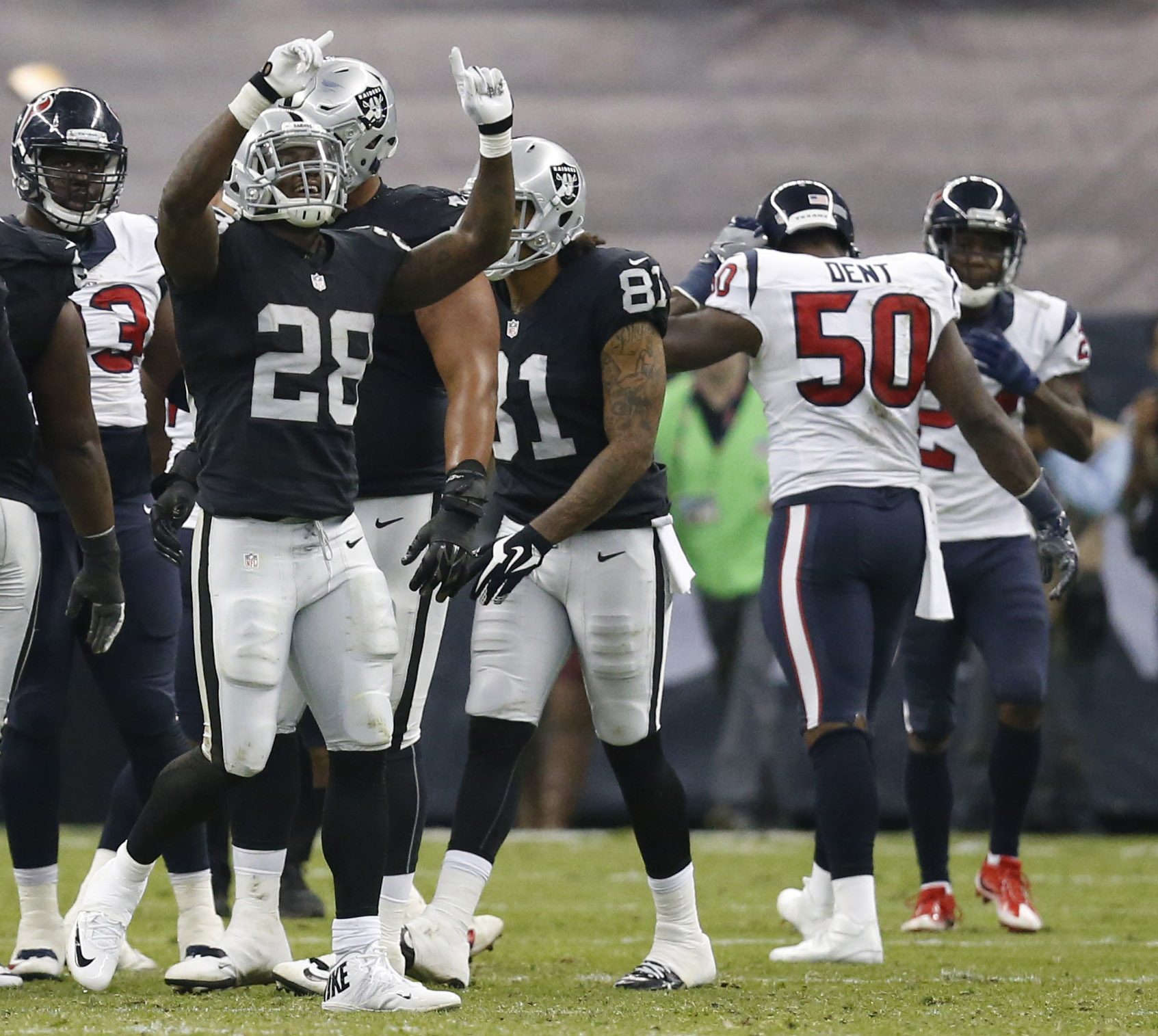 Raiders Beat Texans, 27-20, In Monday Night NFL Game In Mexico