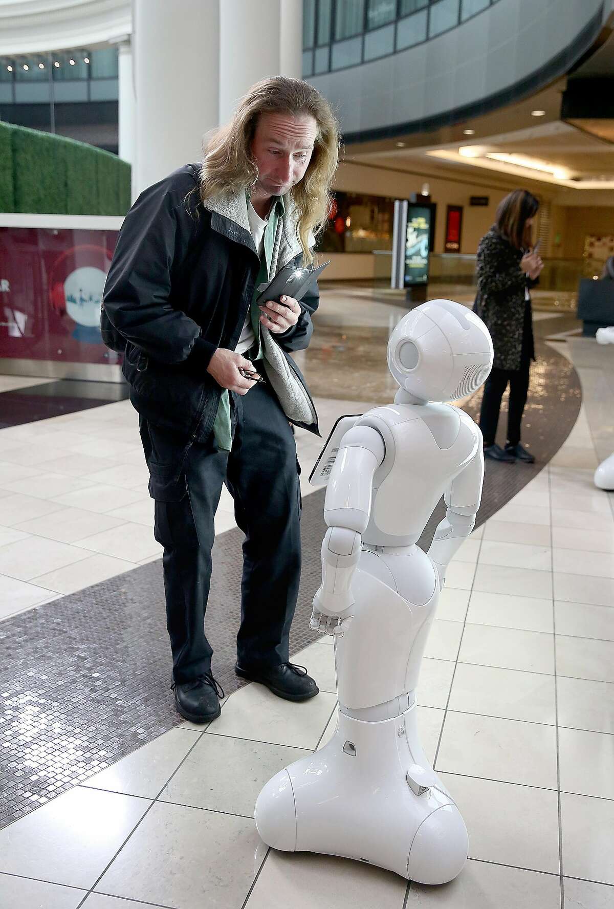 Robots greet Westfield mall shoppers in San Francisco, San Jose