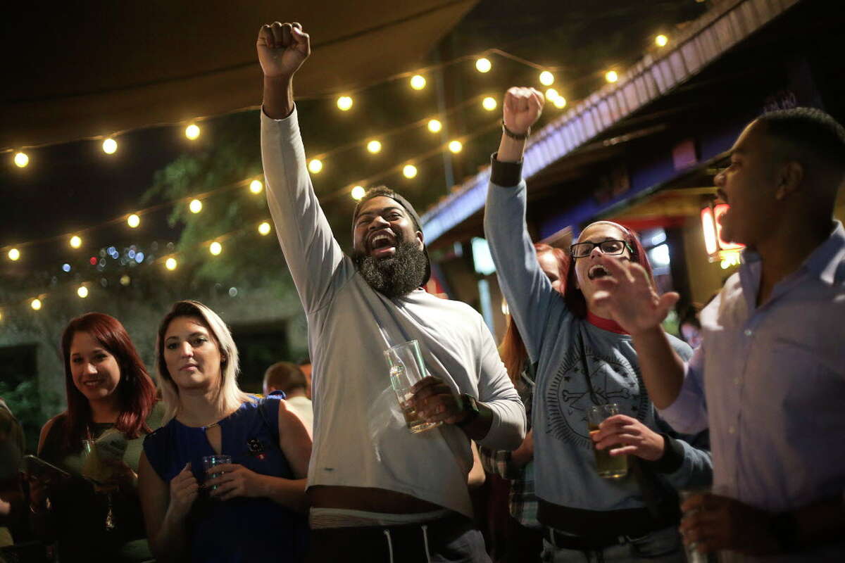 Where did Houston couples meet?