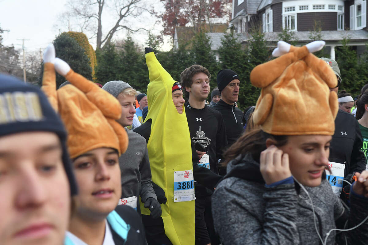 Hundreds participate in Pequot Road Race