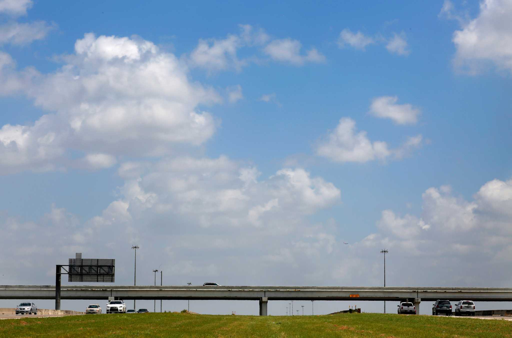 State, Brazoria County building on first phase of Texas 288 tollway