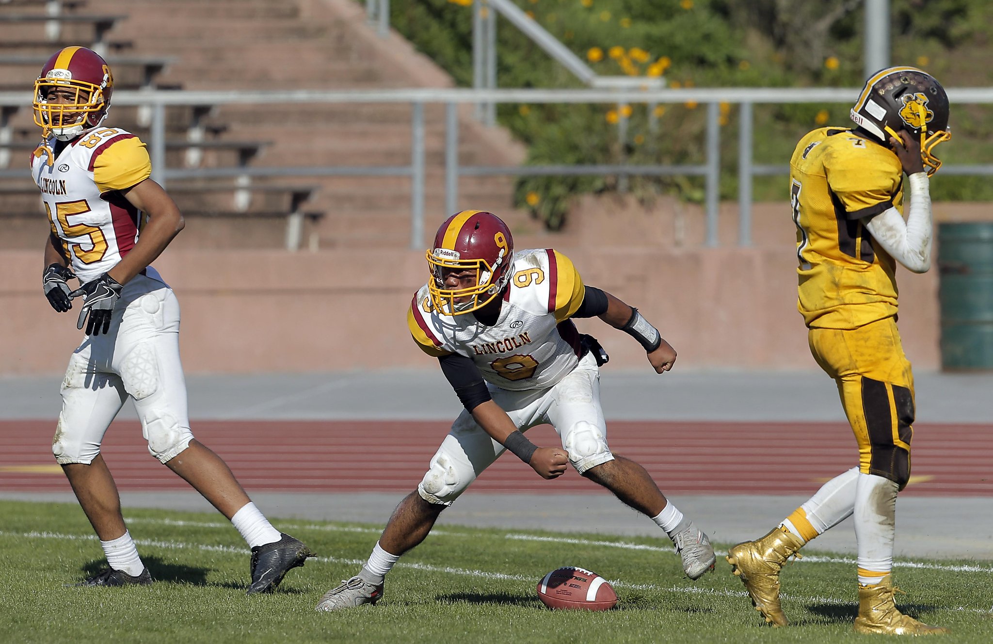 Lincoln prevails in San Francisco's Thanksgiving high school football  championship game