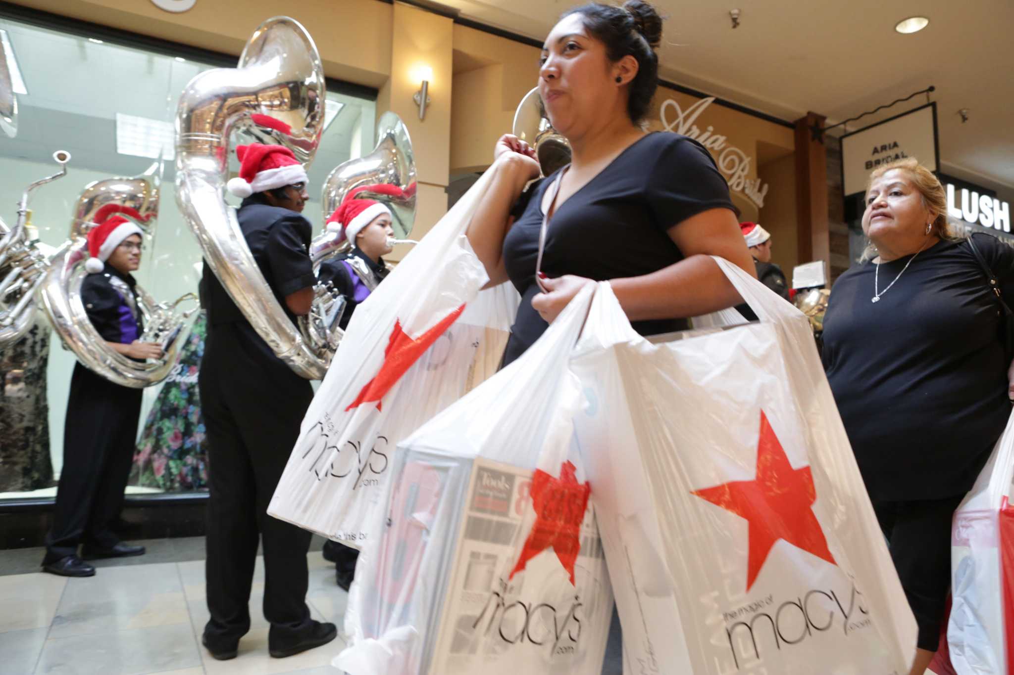 Shoppers out early in San Antonio in search of Black Friday deals