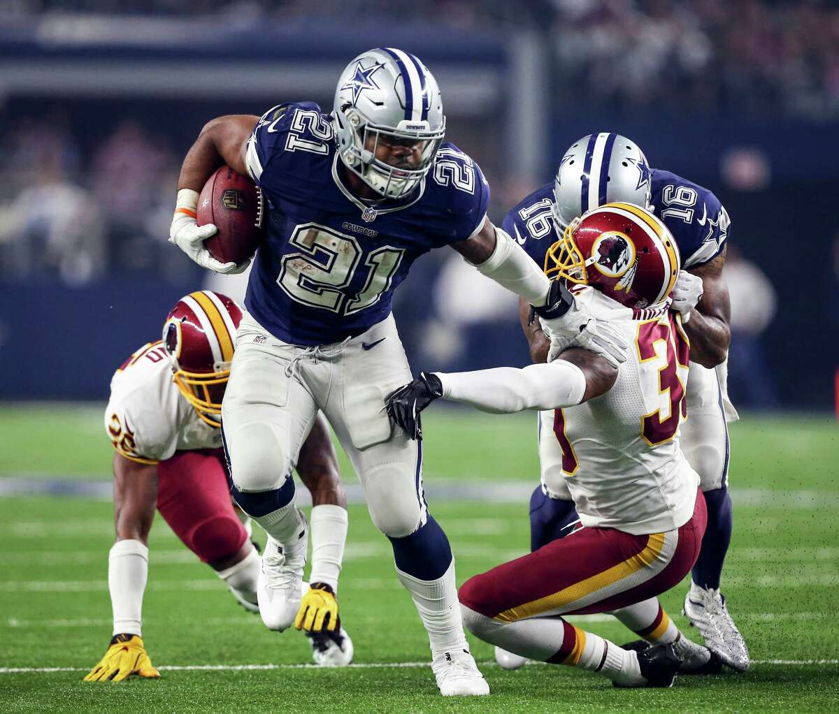 Top 10 photos from Cowboys' 35-10 win over Browns: Punches, crop tops and  Prescott-Elliott 2016