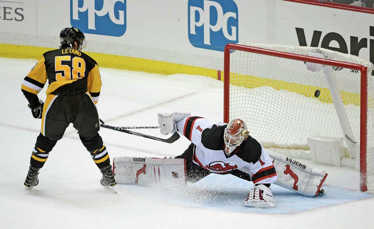 NHL: Pittsburgh Penguins at New Jersey Devils