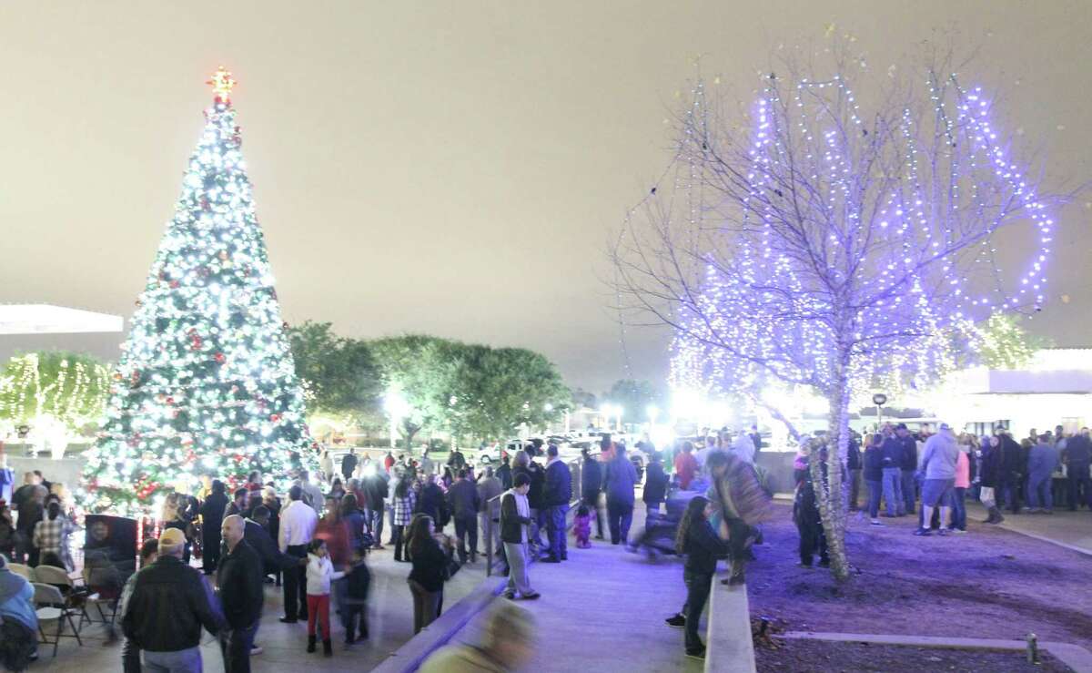 Conroe Christmas tree lighting kicks off holiday season