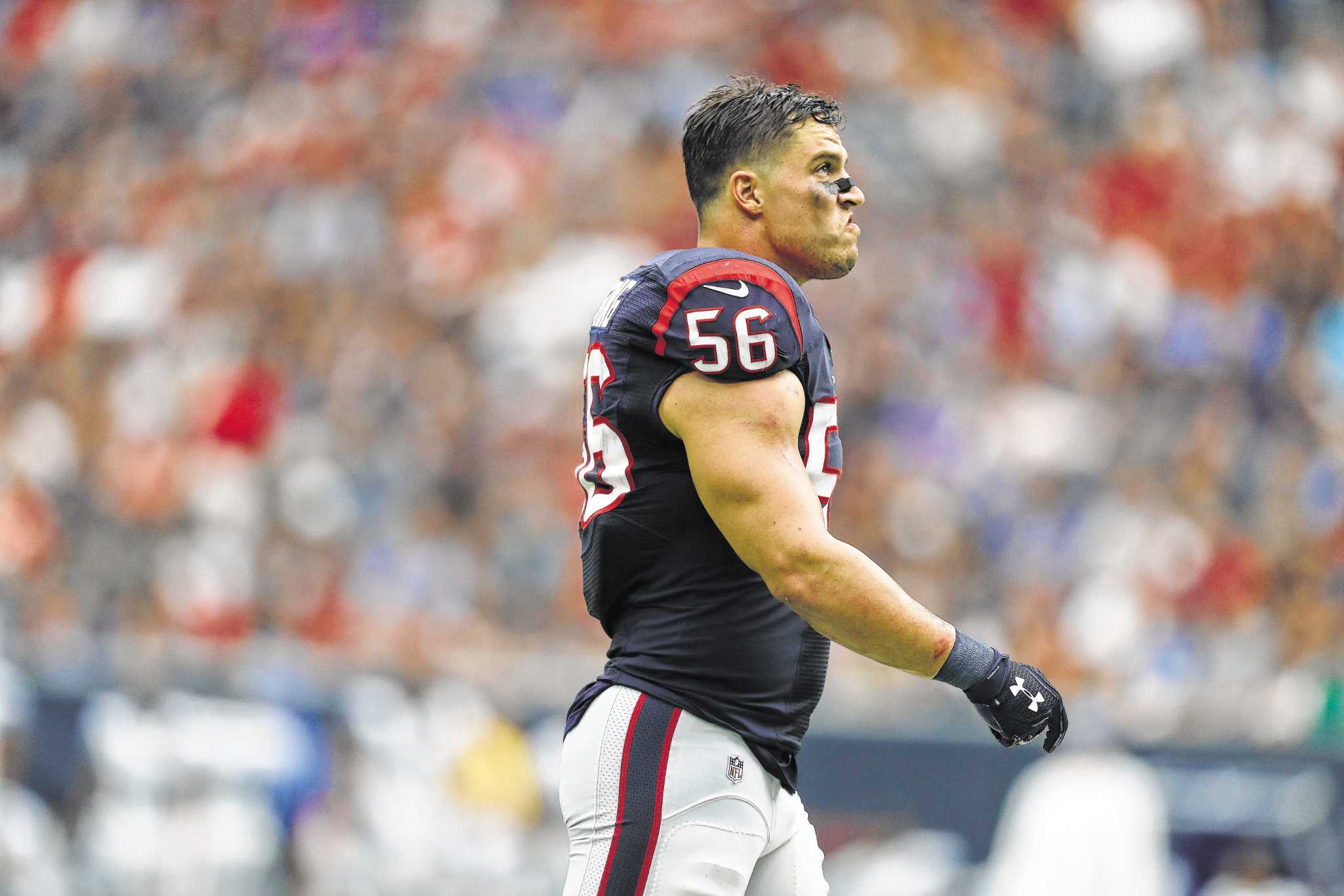 Texans Brian Cushing Continues To Play Despite Broken Bones