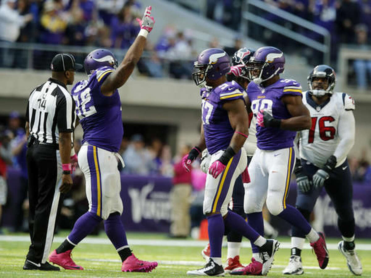 The Latest: NFL's sole remaining unbeaten team is Minnesota