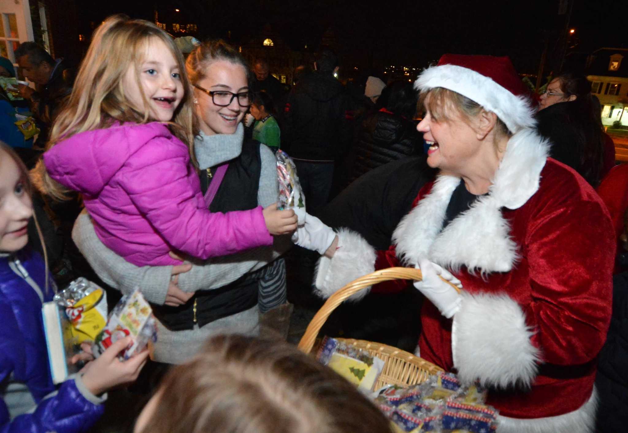 Norwalk treelighting boosts spirits