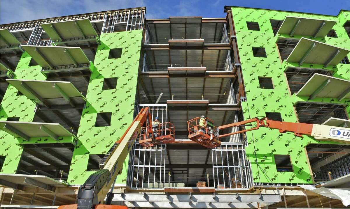 Photos Ribbon cutting at Mohawk Harbor Marriott