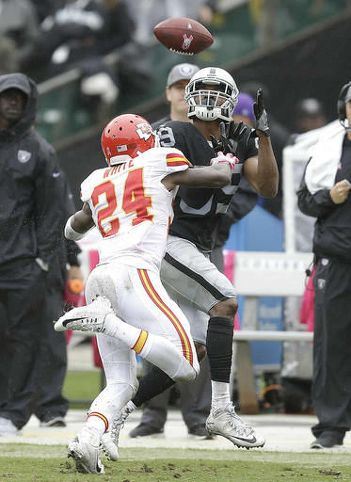 Oakland Raiders wide receiver Amari Cooper (89) during an NFL