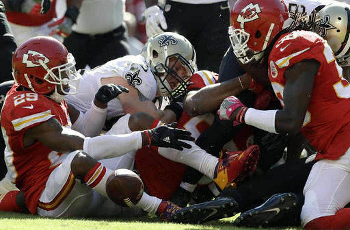 Mistake-prone Saints fall to Chiefs, 27-21