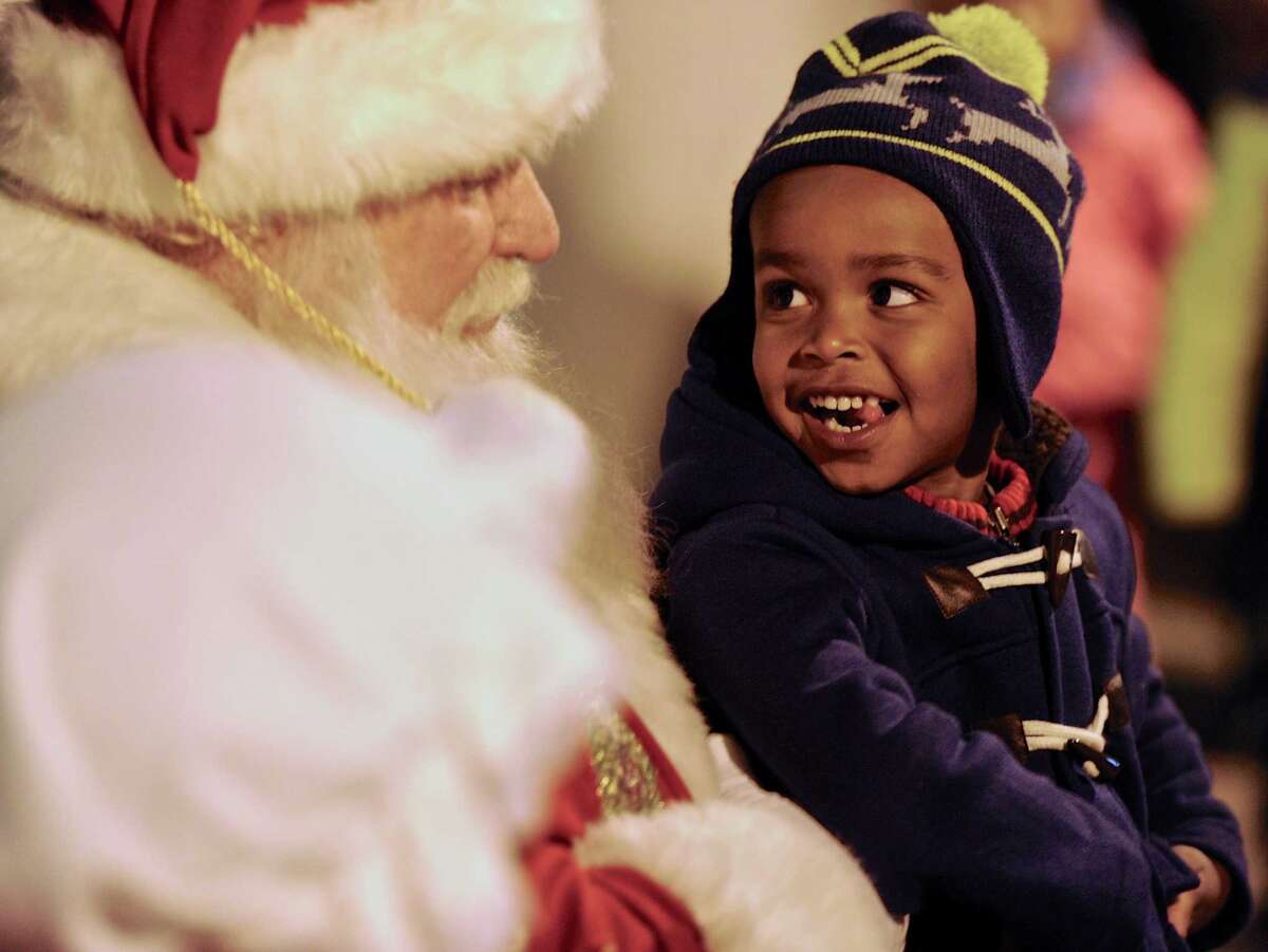 Photos Danbury Light the Lights 2016