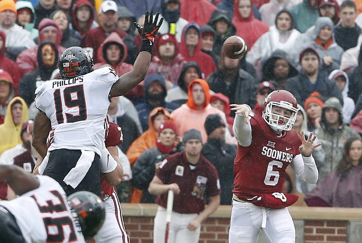 Oklahoma QB Baker Mayfield returning for senior season